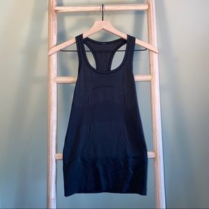 Lululemon Swiftly Tank in Black, Size 4